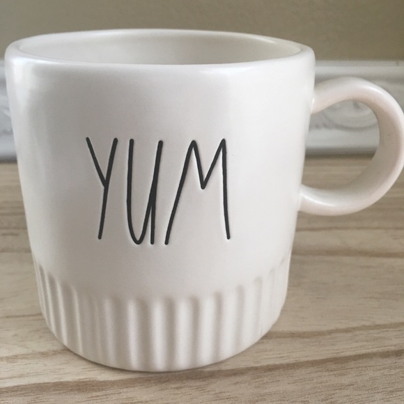 Rae Dunn YUM Mug Brand New 2019 LL - Picture 1 of 8